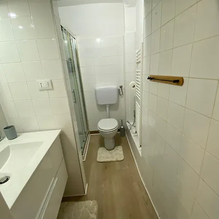 Rizzoli 3 Senzanome Apartmán *